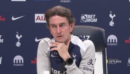 开云体育下载-弗兰克：欧足联得改欧战大名单规则，当初只有六场小组赛